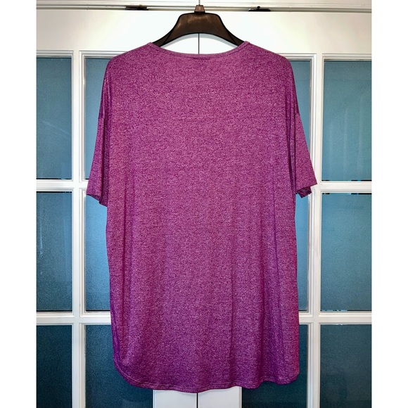 ✨EUC✨ LULAROE SHORT SLEEVE “IRMA” HI-LO SHIRT 💜🦄 - Picture 2 of 4